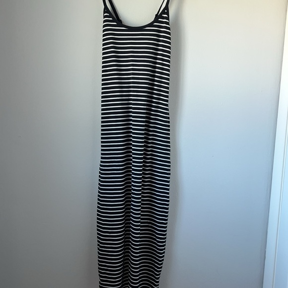 GAP Modern convertible strap midi dress. Black/ white - Picture 4 of 8